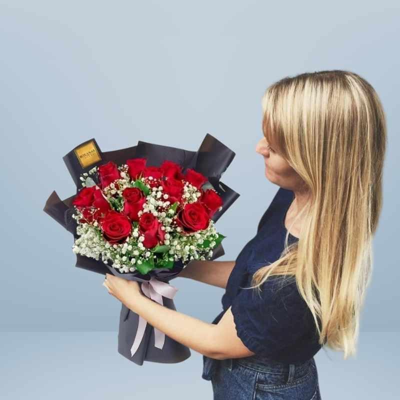 Send Luxury Flower Bouquets in London & UK Roxanas Flower Delivery
