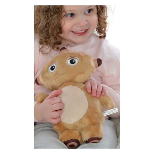 girl playing with Makka Pakka toys from Incywincytoys