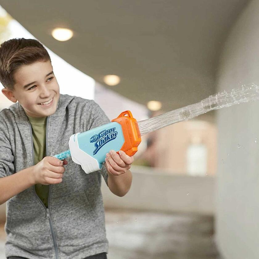 Child Playing With Nerf Supersoaker Torrent