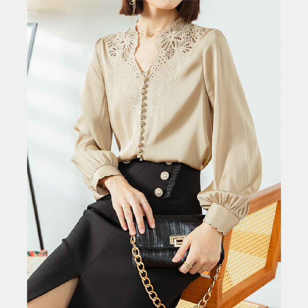 WOMEN'S TOPS
