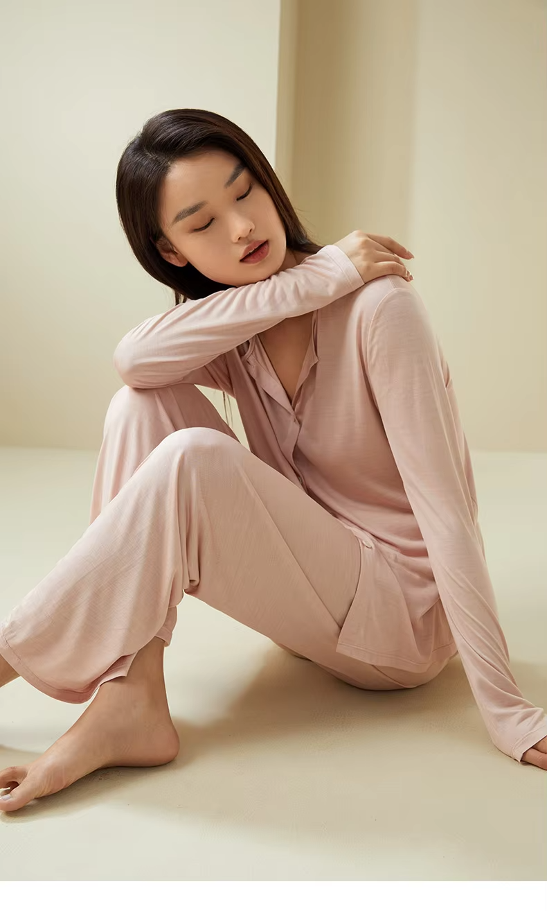 100% Mulberry Silk Grade 6A Knit Pajamas for Women, Long Sleeve, Sleepwear (97c)