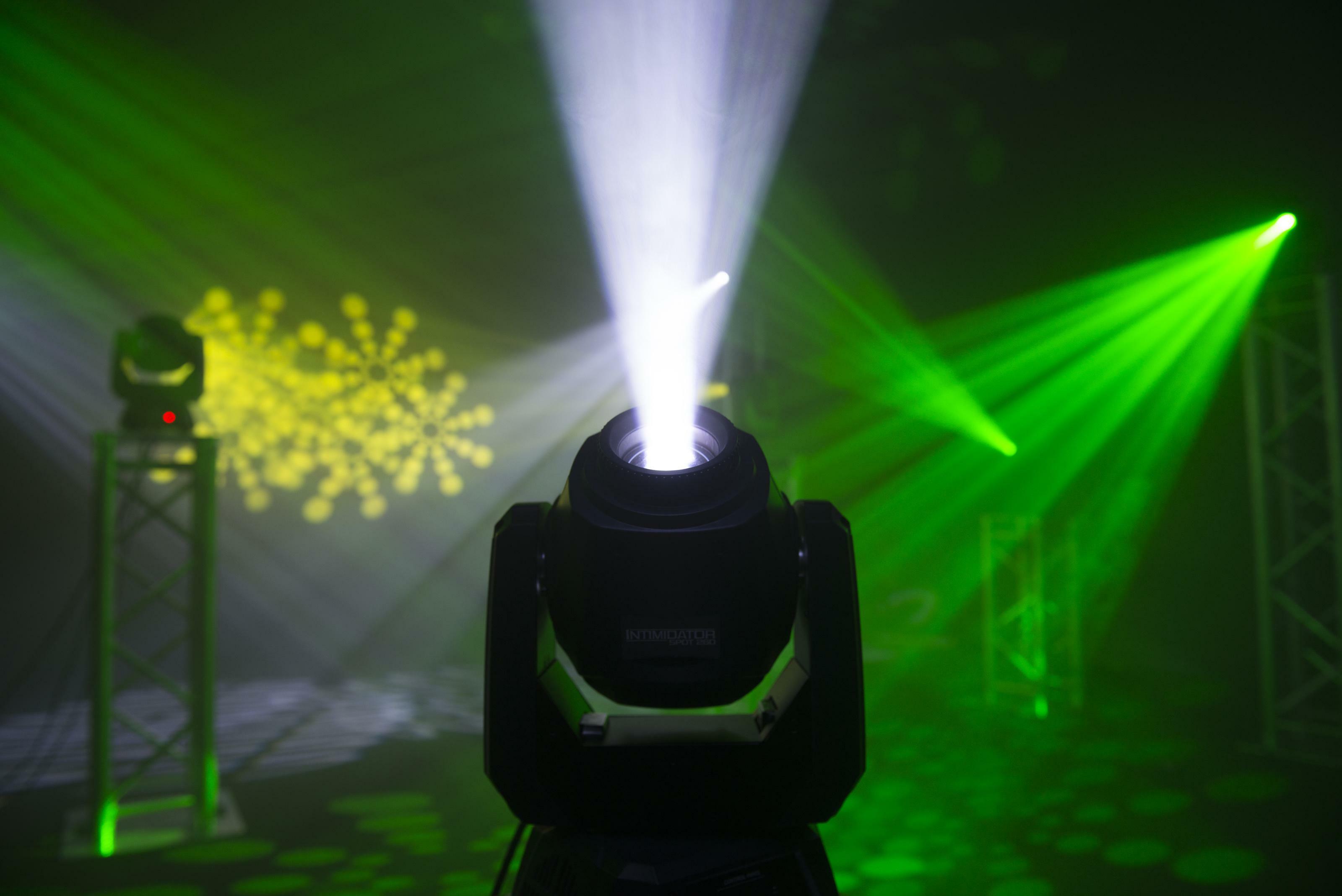 Chauvet DJ Intimidator Spot 260X effect 2