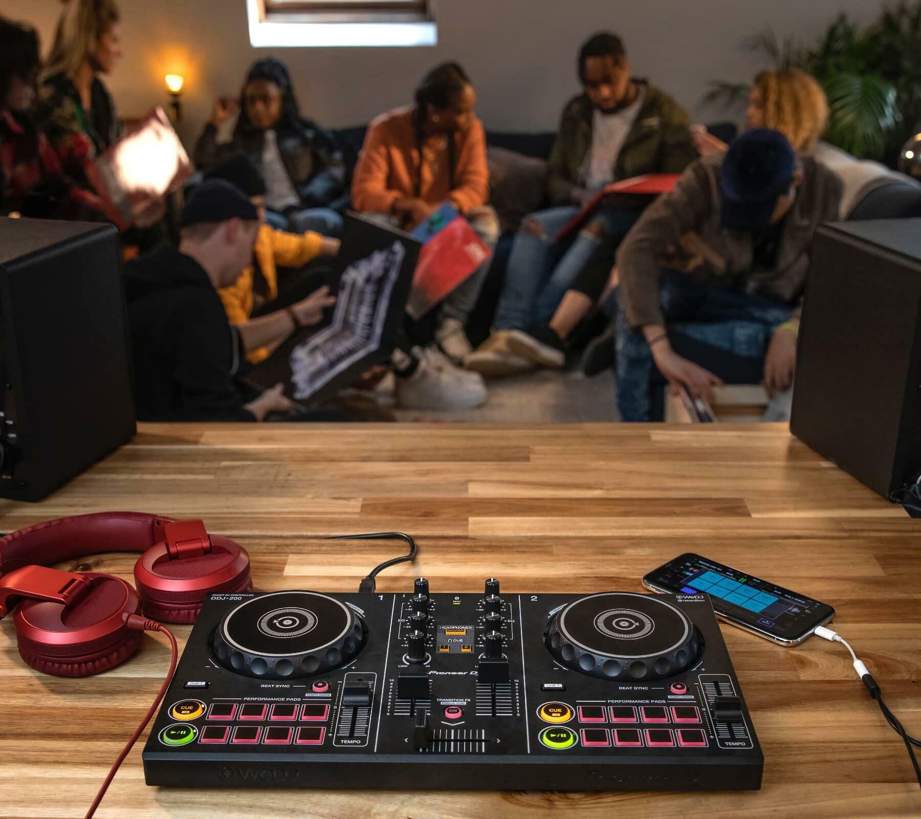 Pioneer DJ DDJ-200 Smart DJ Controller Lifestyle image 5