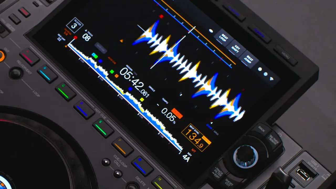 AlphaTheta CDJ-3000X Smart Cue feature