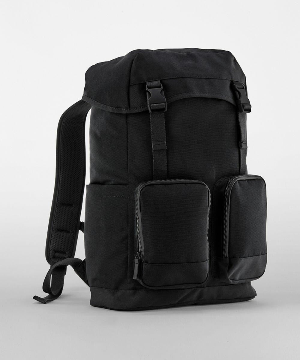 A Quadra QD270 with adjustable shoulder straps, two front zippered pockets, and a flap closure secured by buckles.