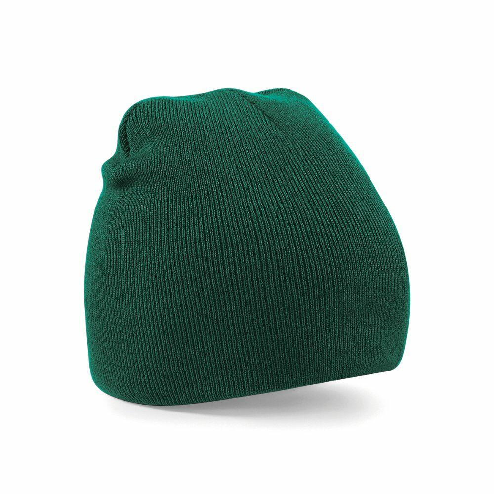 The Beechfield BC044 knit beanie in green, featuring a smooth finish, is displayed against a white background.