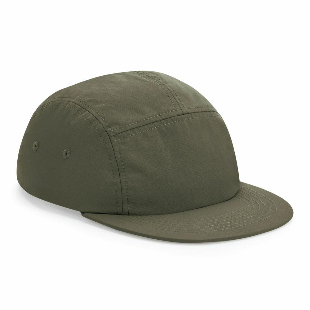 The BC659 cap by Beechfield features a plain olive green design with a soft crown and flat brim. It includes two small ventilation holes on each side and is made from lightweight, smooth fabric, making it ideal for casual wear.