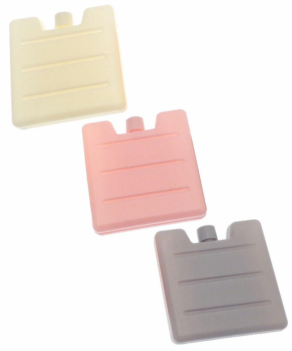 Three rectangular ice packs in pastel shades of yellow, pink, and gray, arranged diagonally. Each pack has a cap at the top and three horizontal indents. The product is the HL216 by Home & Living.