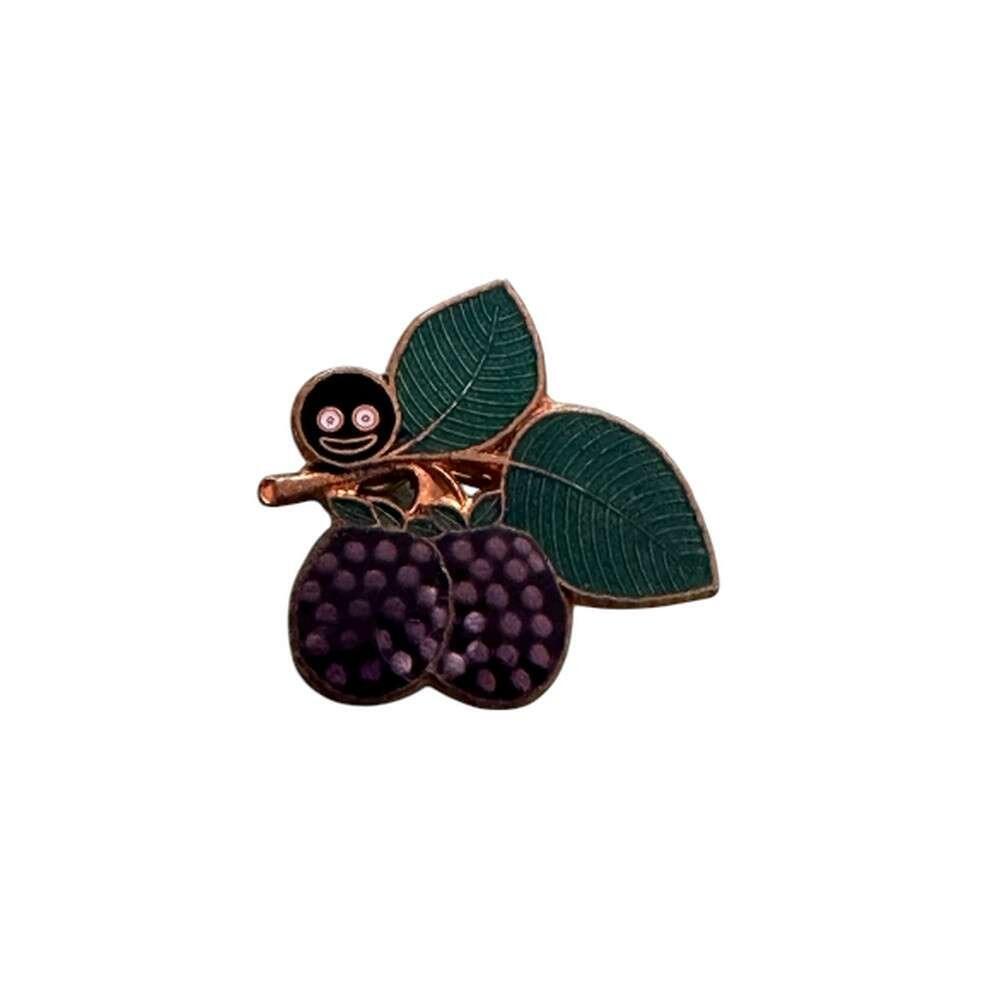 Pre War Style Bramble Fruit Golly Head Pin Badge