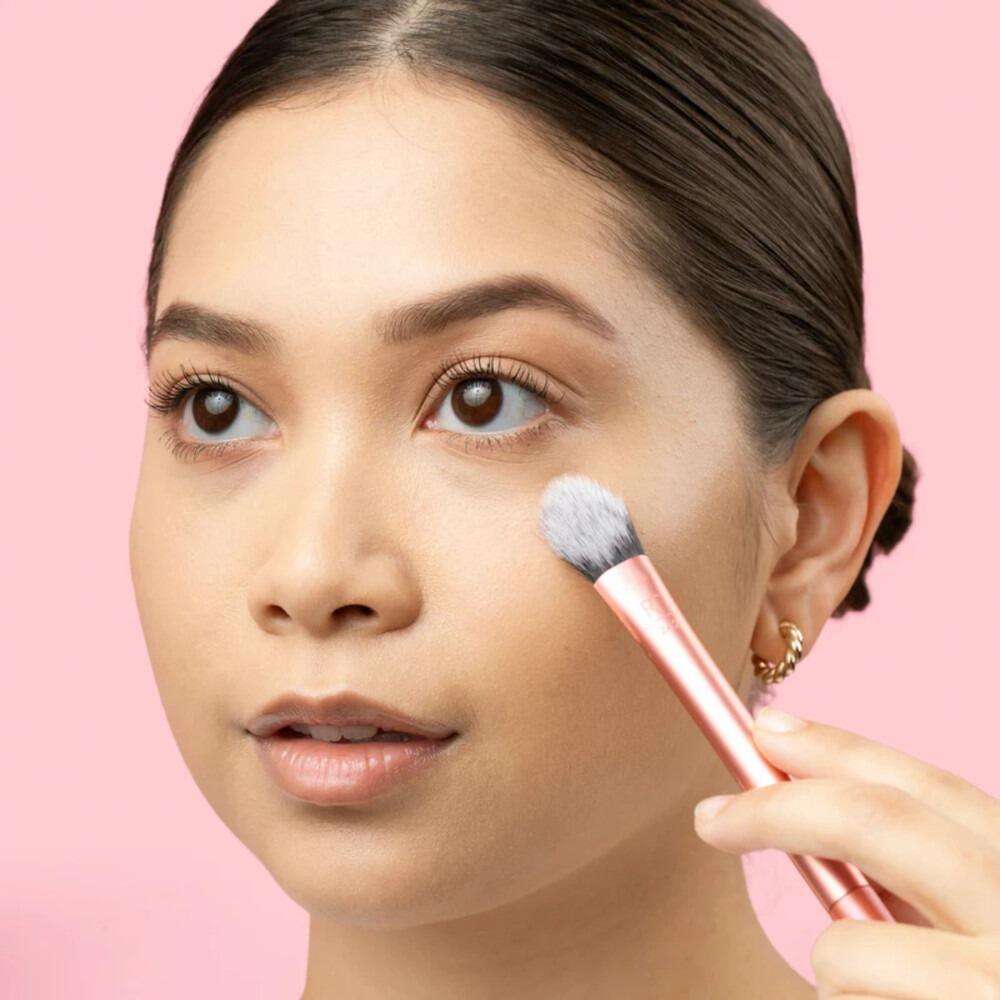 Real Techniques Brightening Concealer Face Makeup Brush - 242