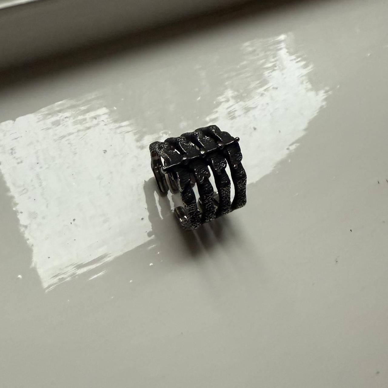 Skrloton Rings skeleton ring