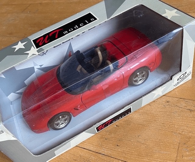 Chevrolet Corvette Pace Car 99' Rolex von UT die Cast 1/18 (Neu und originalverpackt) in La