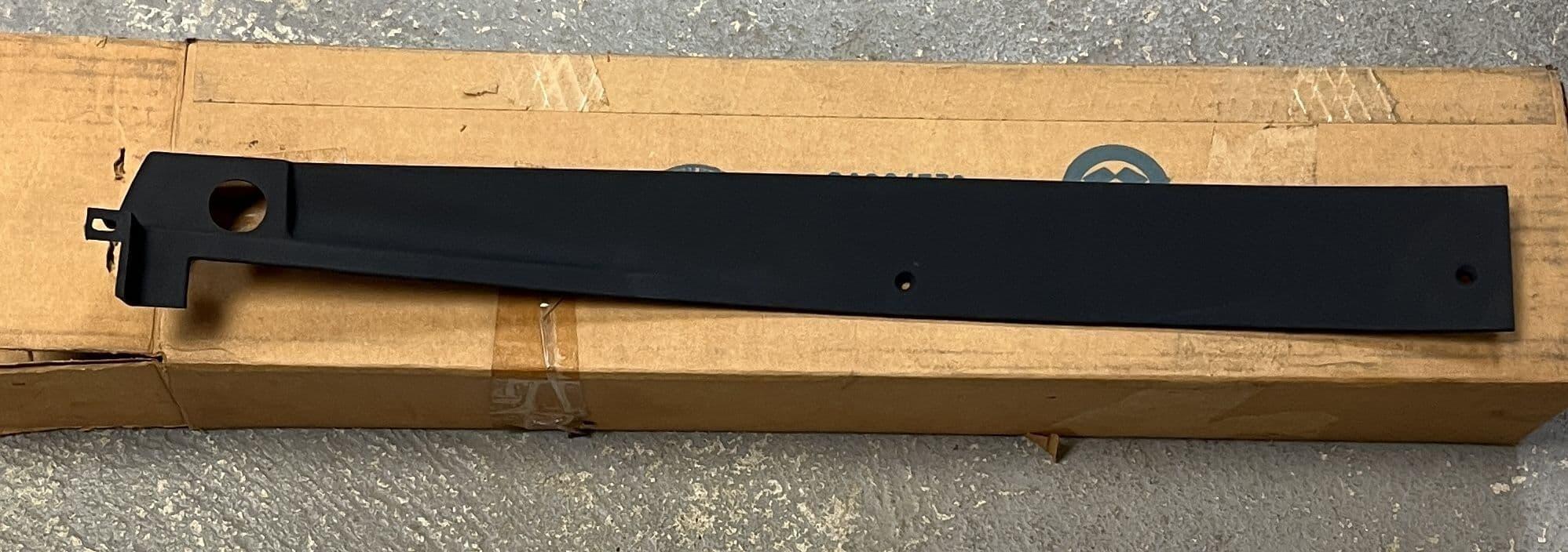 1984 Corvette Rear Inner Guard 1984-1996 C4 CorvetteInside RH Rear Deck TrimGM 10193738 NEW