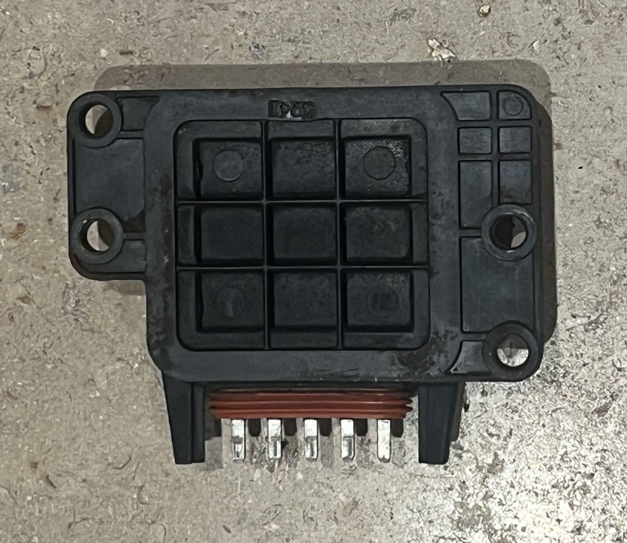 1987-1989-Corvette C4 Ignition Module GM 16052401 used