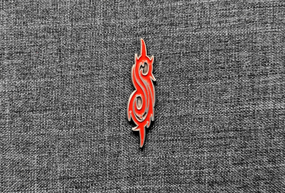 Slipknot - Tribal S Official Metal Pin Badge