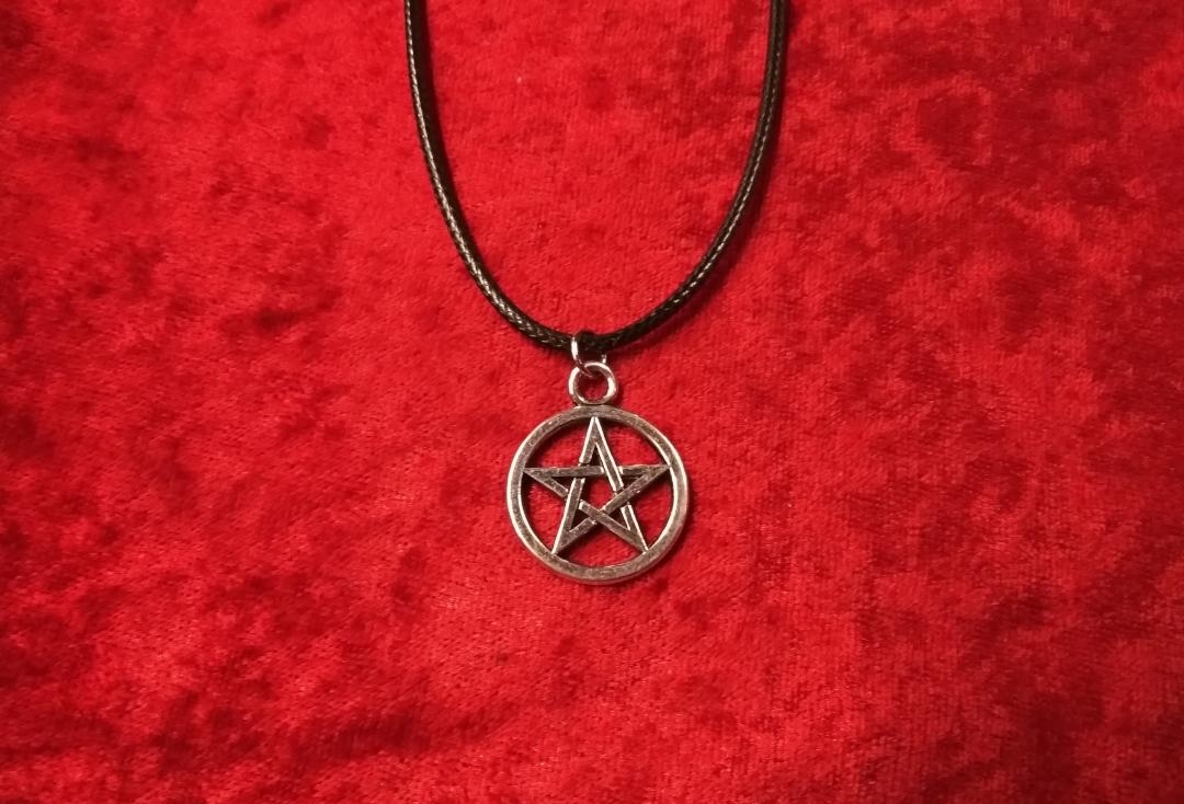 Void Clothing | Interlaced Inverted Pentacle Pendant