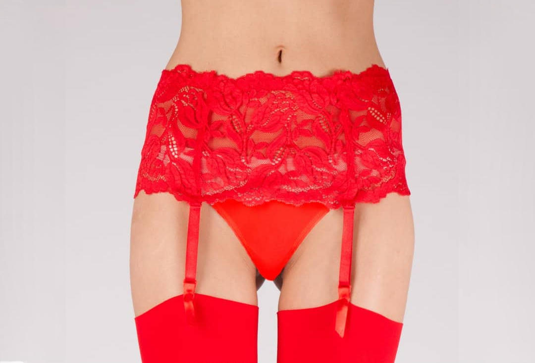 Silky | Wide Lace Red Suspender Belt
