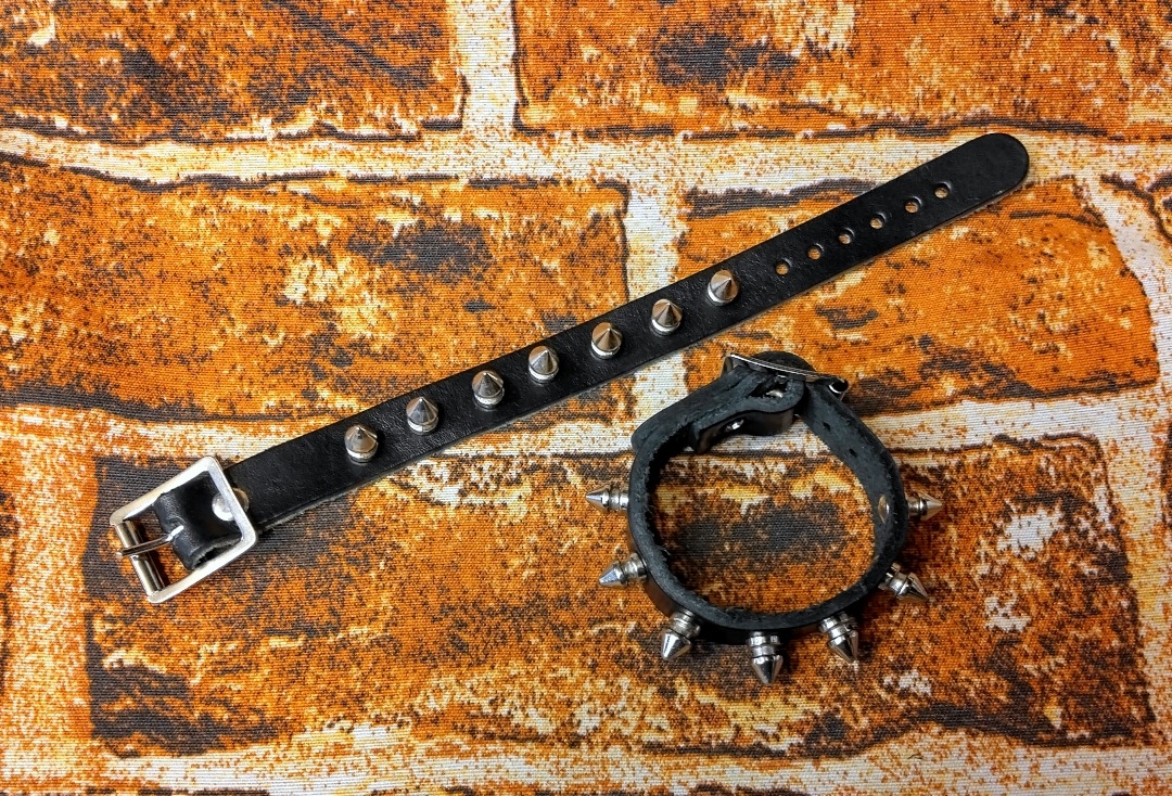 1 Row Small Silver Spike Black Leather Wristband