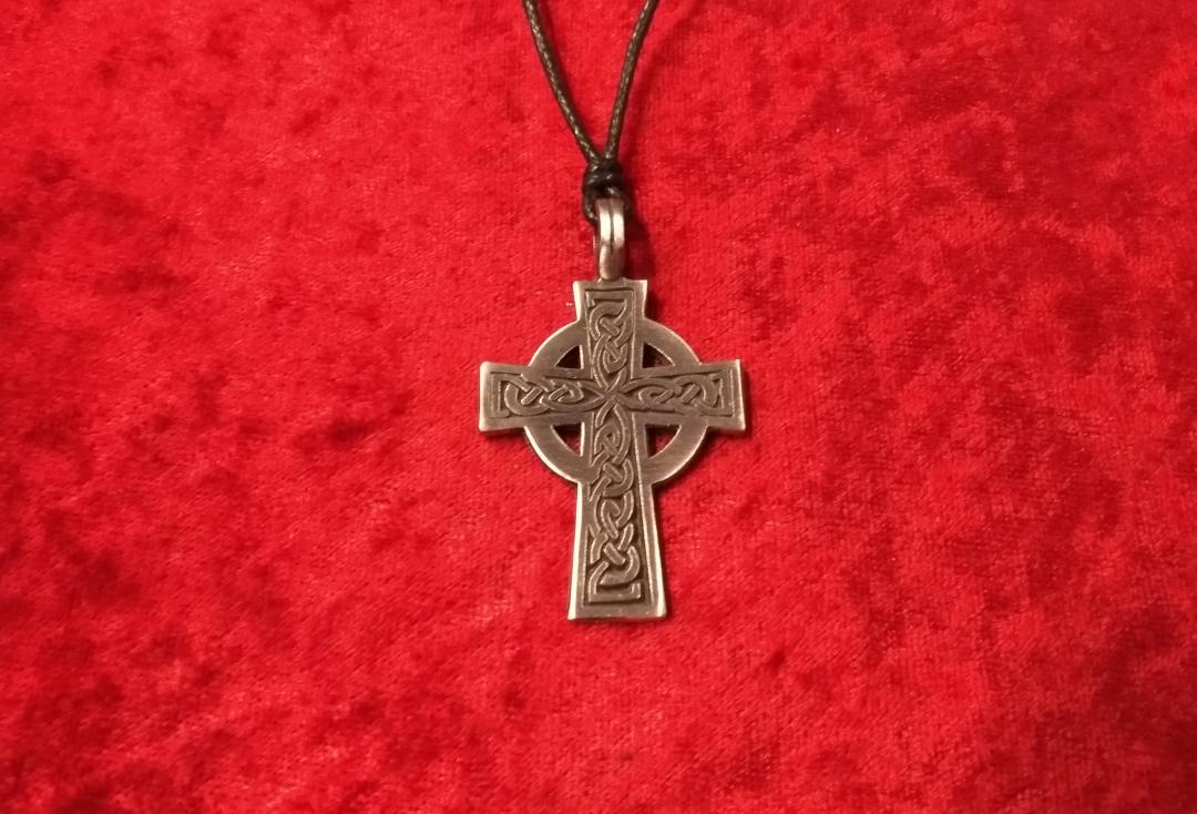 Void Clothing | Simple Celtic Cross Pewter Pendant