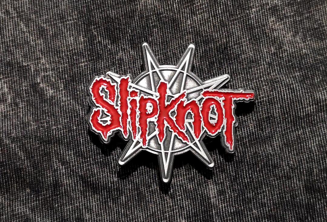 Official Band Merch | Slipknot - 9 Pointed Star Metal Pin Badge - Front