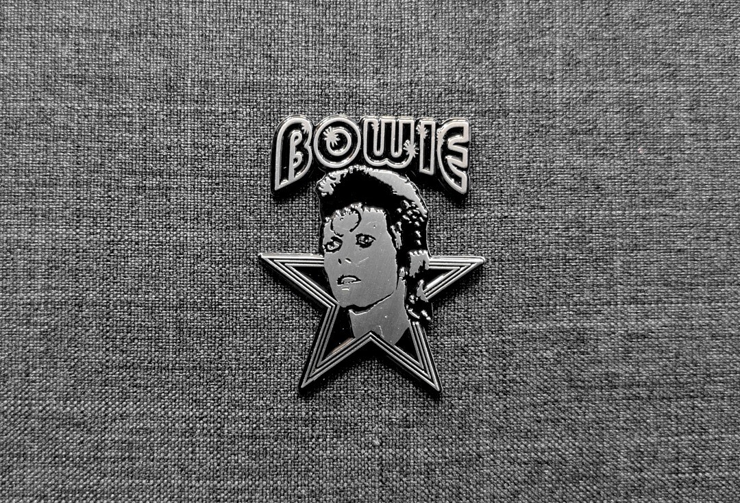 Official Band Merch | David Bowie - Aladdin Sane Official Metal Pin Badge