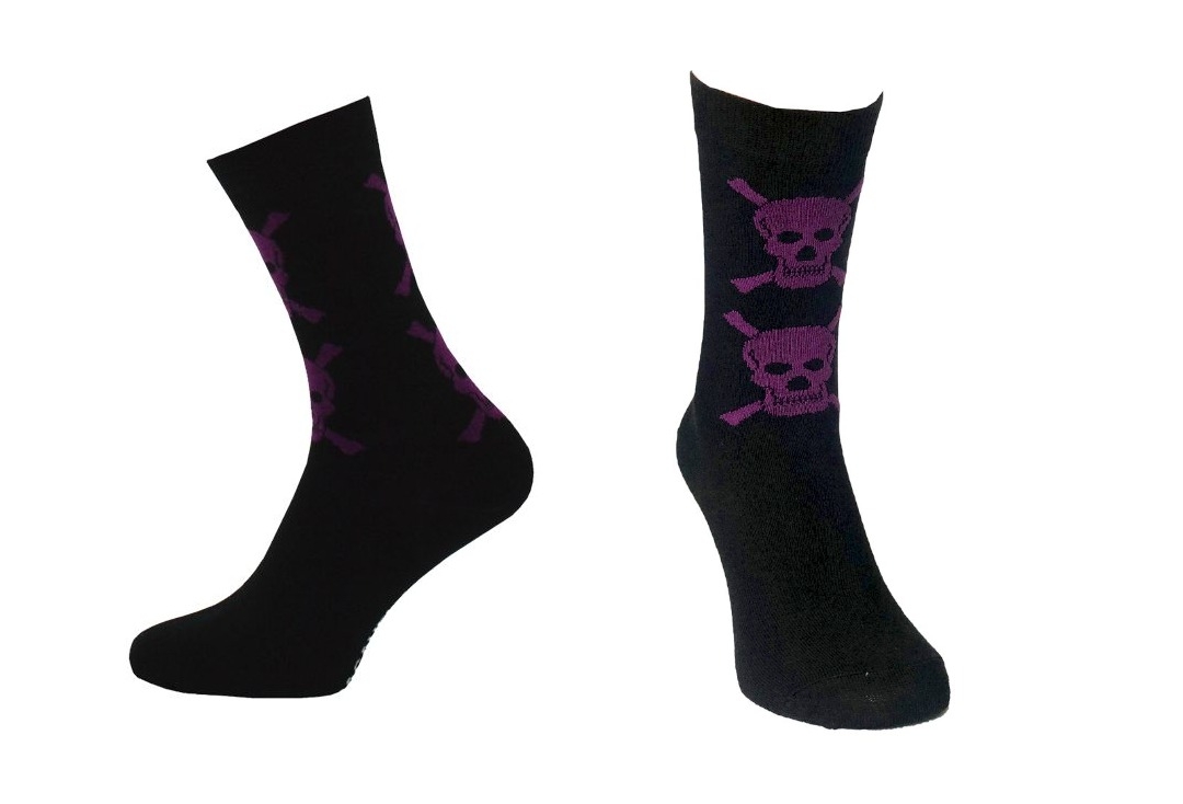 Black With Large Purple Skull & Crossbones Macahel Men's Socks