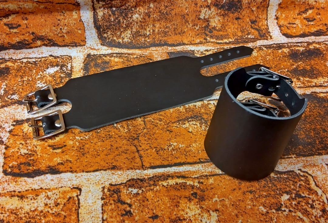 4 Row Plain Black Leather Wristband