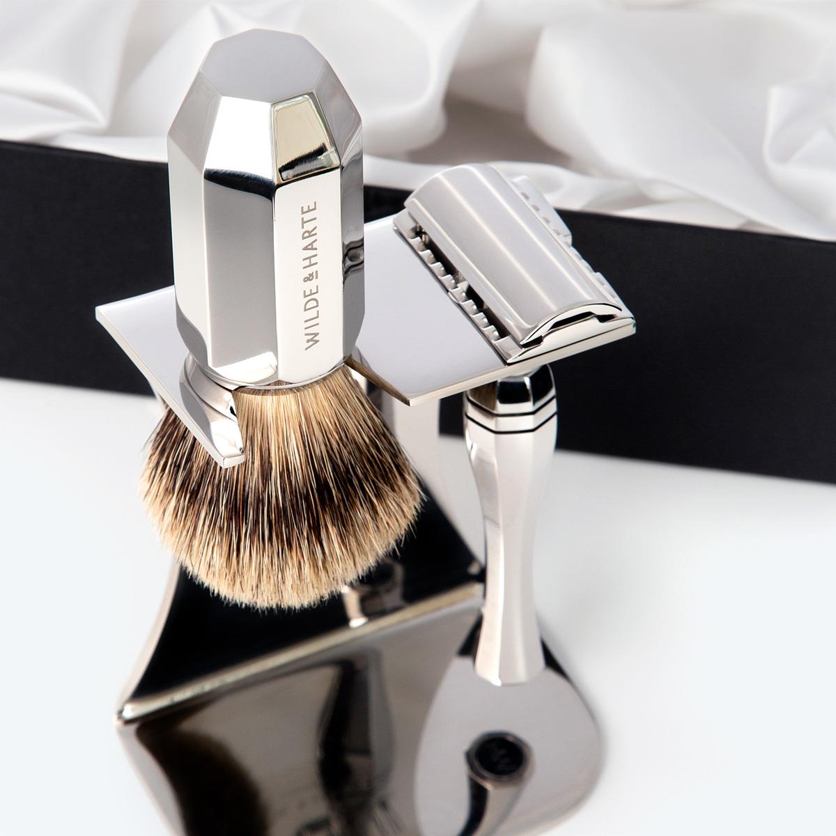 stainless steel traditional design razor and badger hair shaving brush gift set