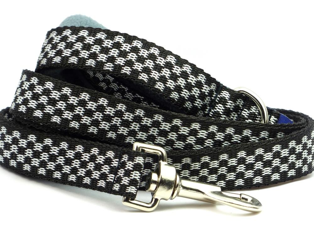 Black and white webbing long lead