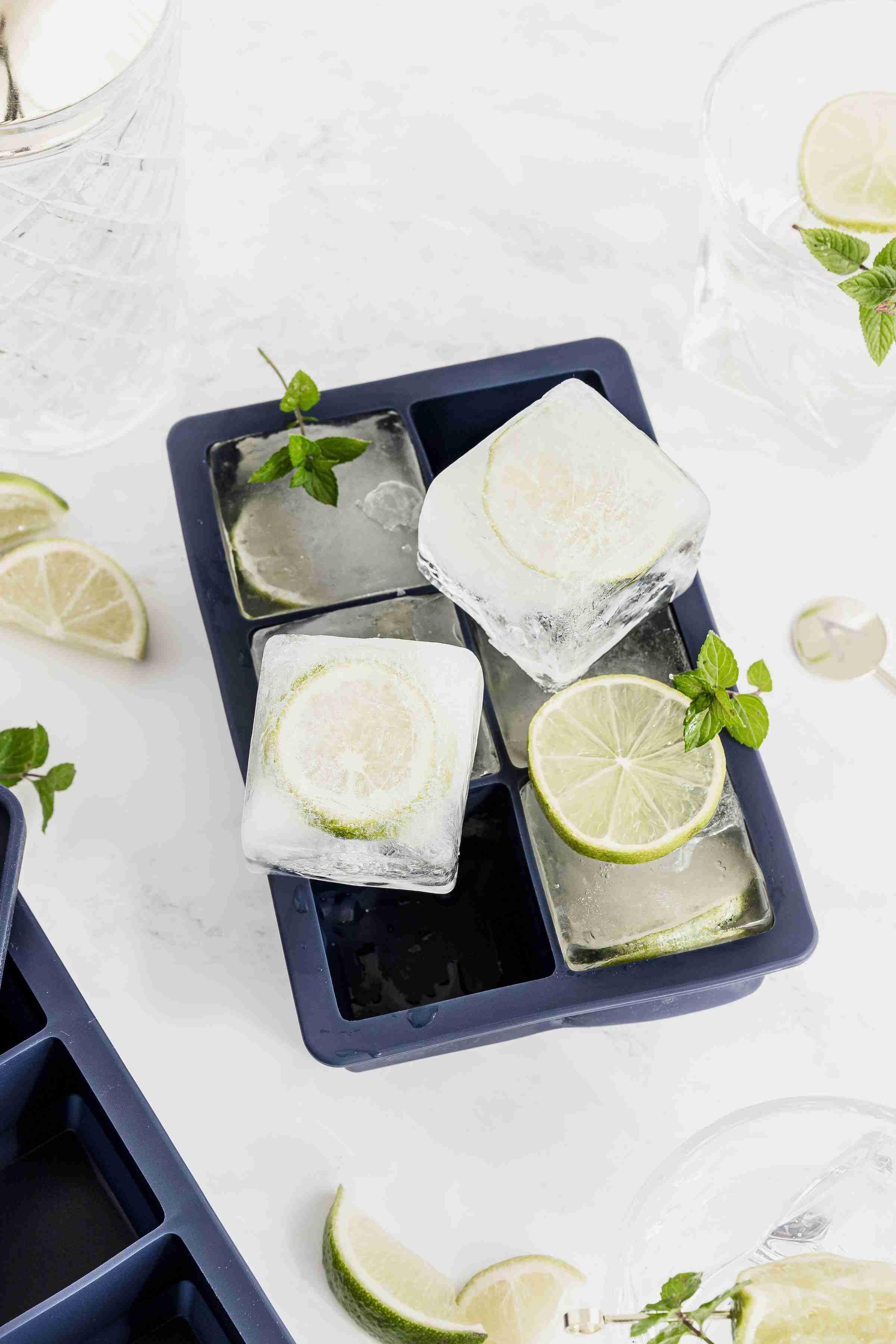 Giant Ice Cube Tray With Lid