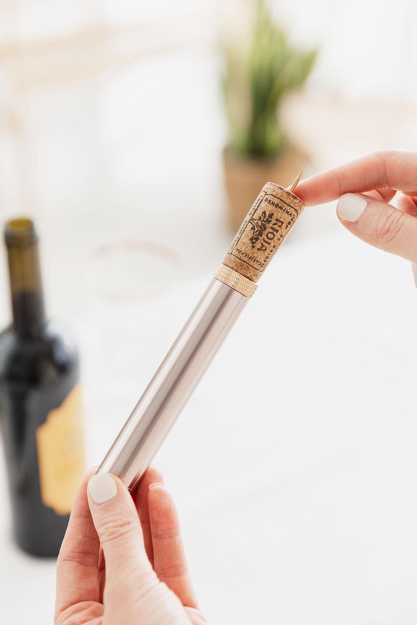Air pump for opening wine