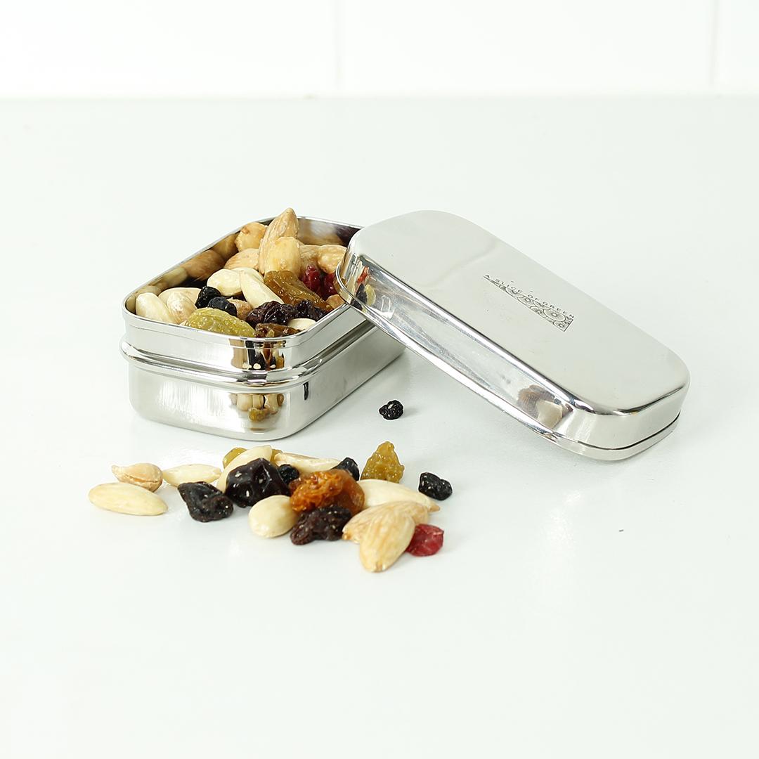 Mini Rectangle Stainless Steel container (Morri) in use