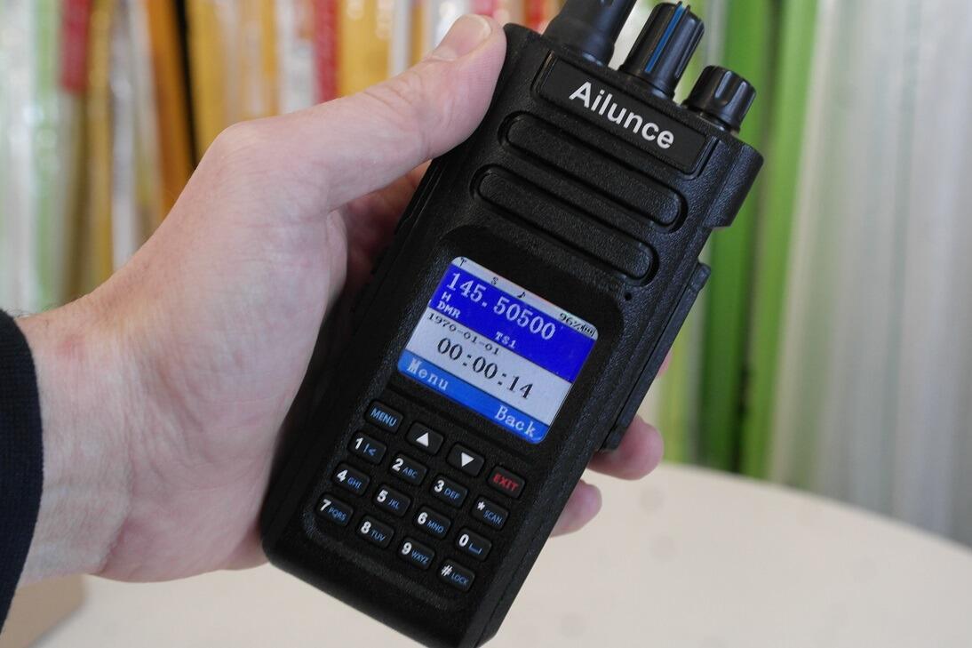 Second hand Ailunce HD1 10W DMR dual band handheld transceiver 1