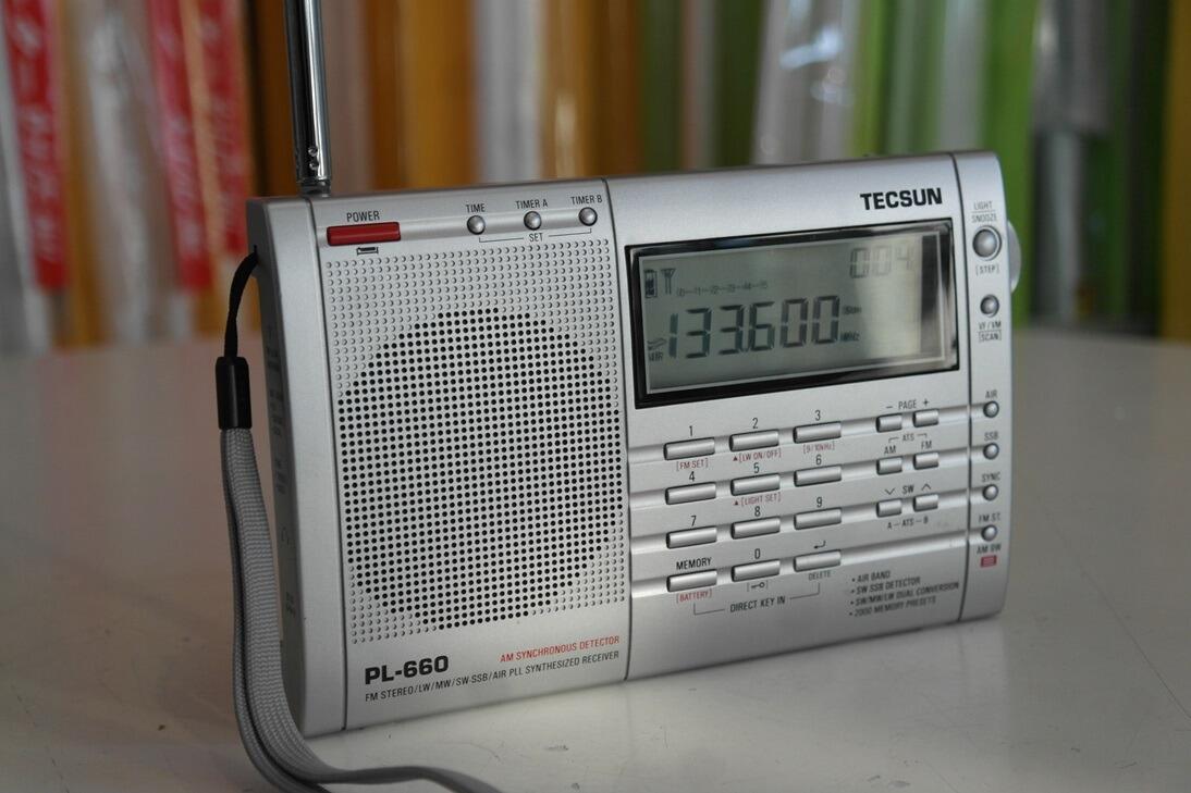 Second Hand Tecsun PL-660 World Radio - Radioworld UK