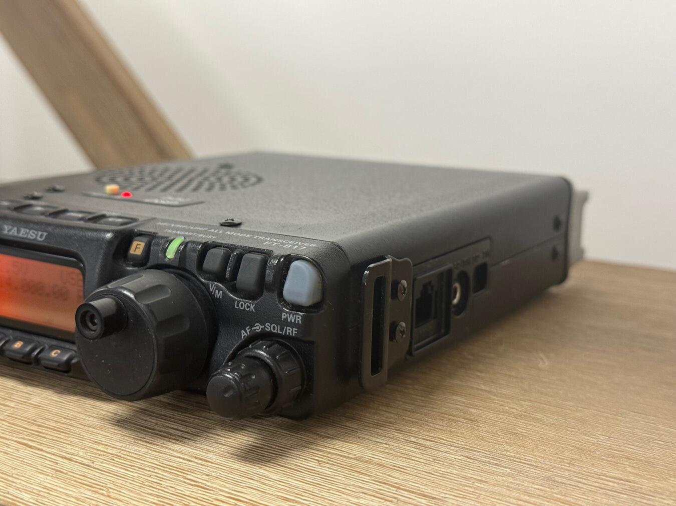 YAESU FT-817 HF/VHF/UHFトランシーバー Second Hand Yaesu FT-817 QRP HF/VHF/UHF All-Mode Transceiver