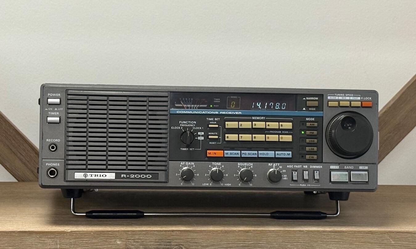 Second Hand Trio R-2000 HF Receiver – Classic Shortwave Receiver