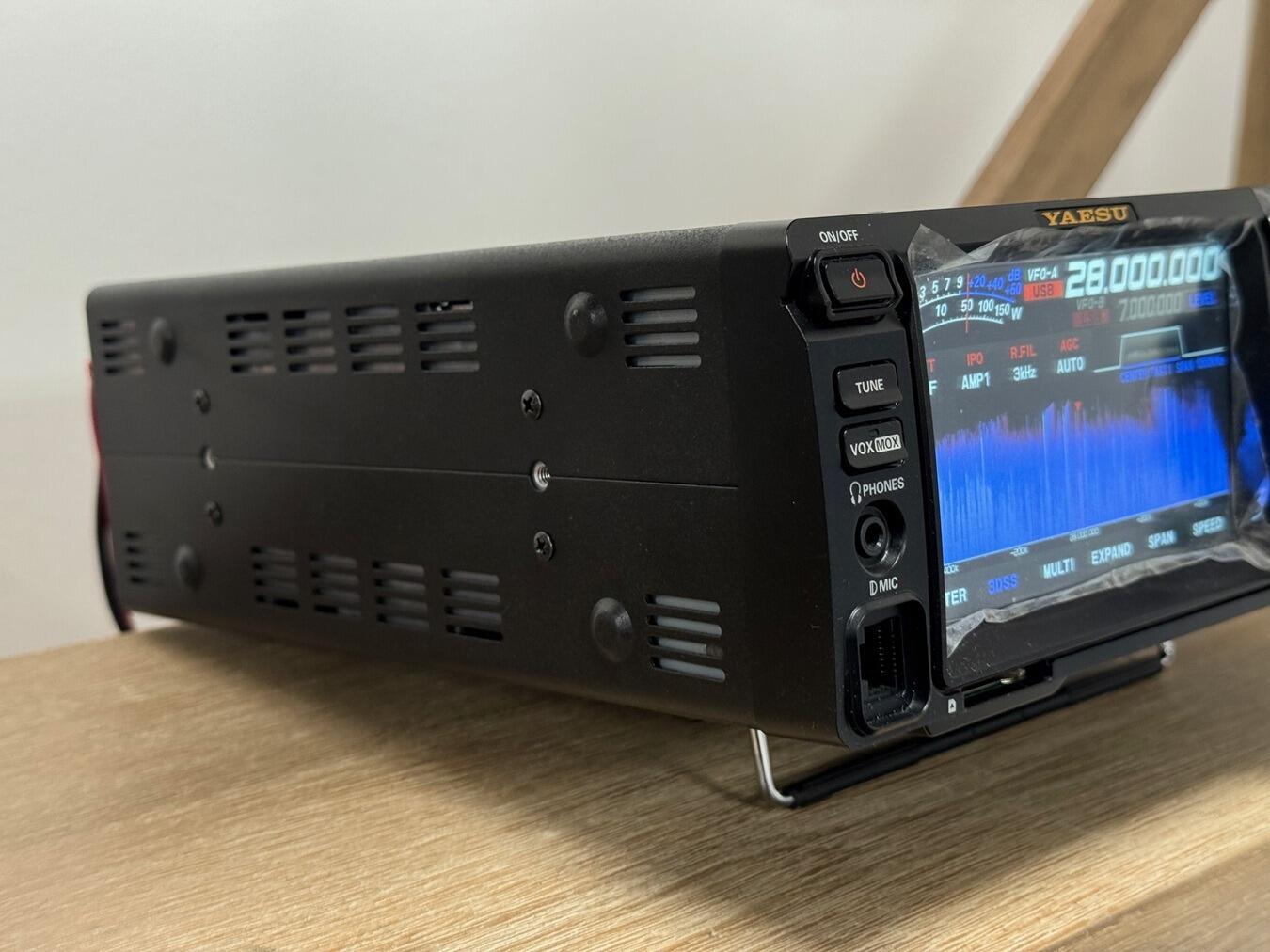 Second Hand Yaesu FTDX-10 HF/50 MHz Hybrid SDR Transceiver