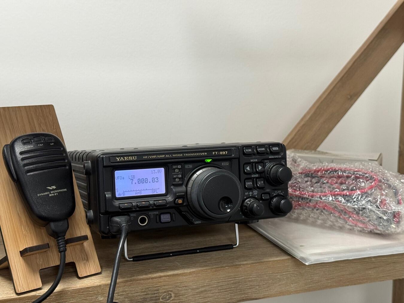 Second Hand Yaesu FT-897D HF/VHF/UHF Transceiver | Radioworld UK