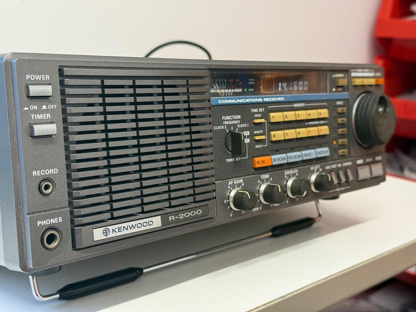 Second Hand Kenwood R-2000 Communications Receiver – Used