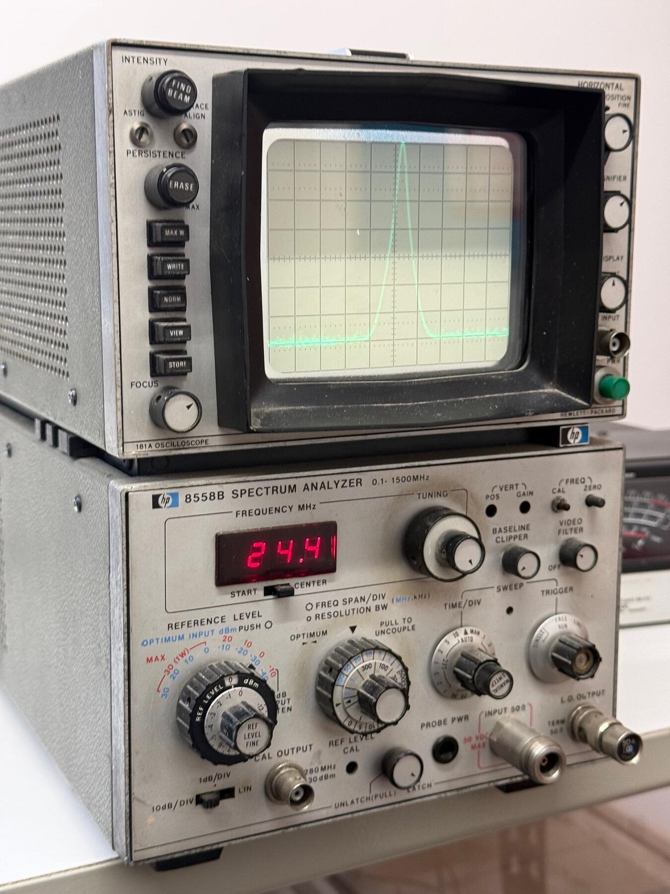 Requency Spectrum Machine Second‑Hand HP 8558B Spectrum Analyzer | RF Test Equipment | Radioworld UK