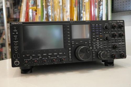 Kenwood TS-990S 200 watt flagship HF transceiver front panel view