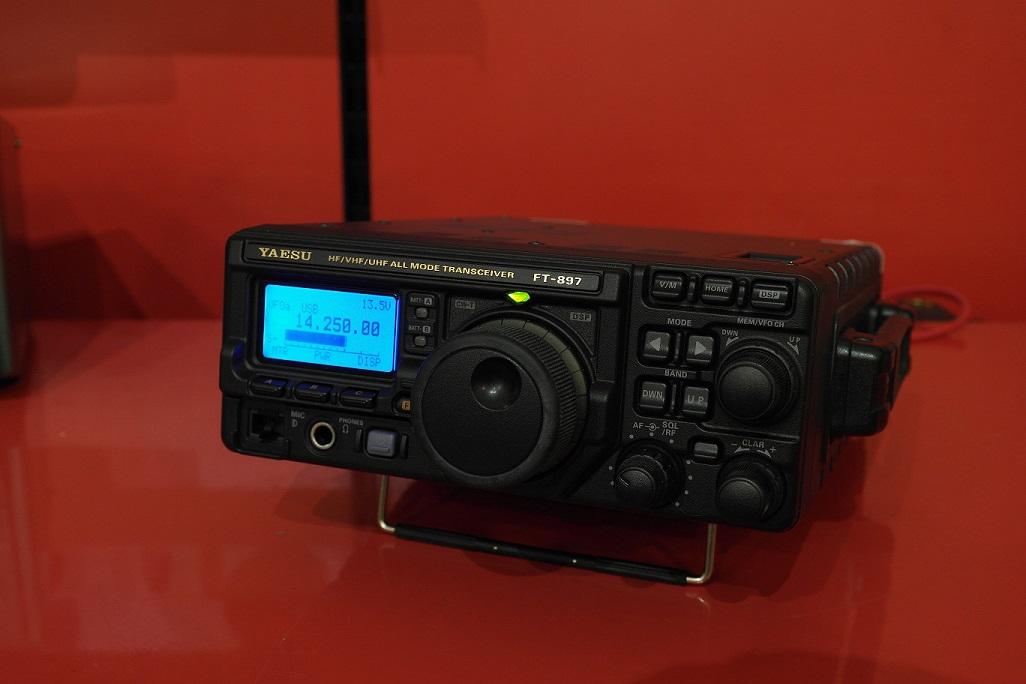 Jkw 897. Yaesu 897. Трансивер Yaesu ft-897. Рация Yaesu ft-897d. Дисплей Yaesu ft-897.