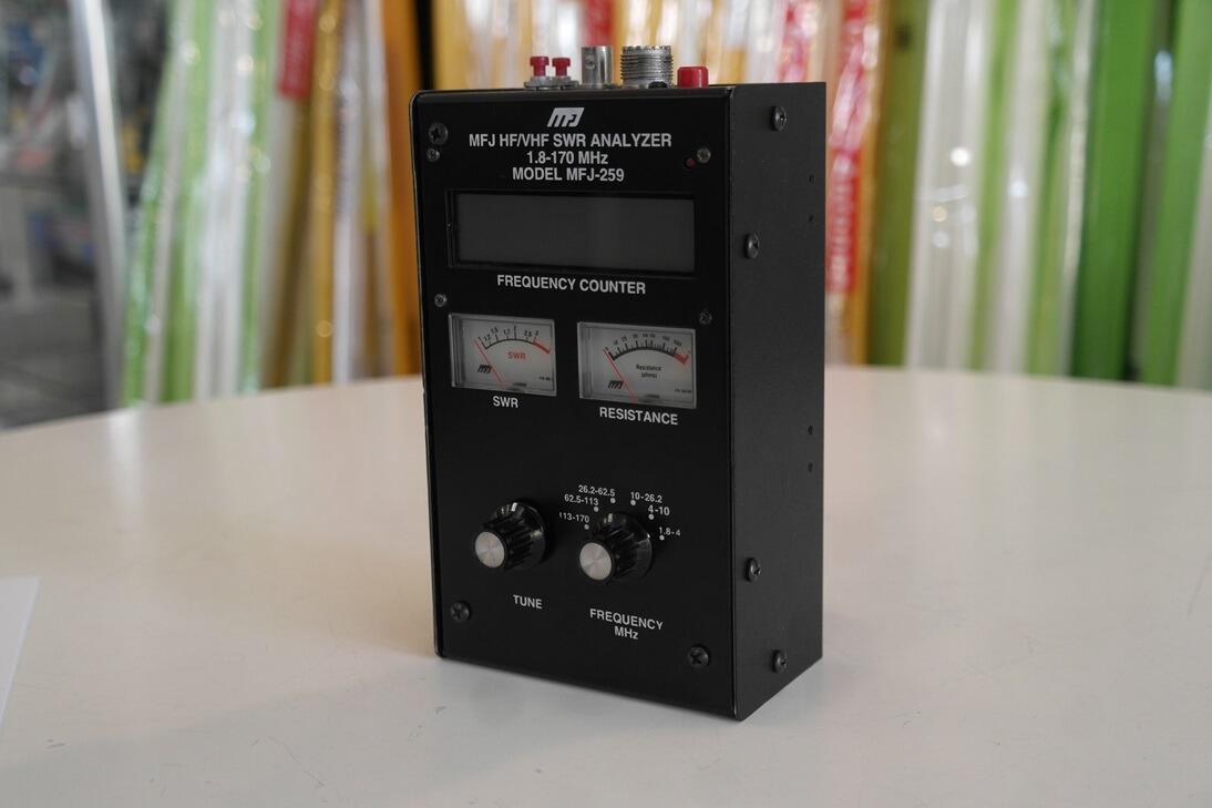 受信機 MFJ-259 SWR Analyzer 1.8-170 MHz MFJ-259 SWR Analyzer 1.8-170 MHz