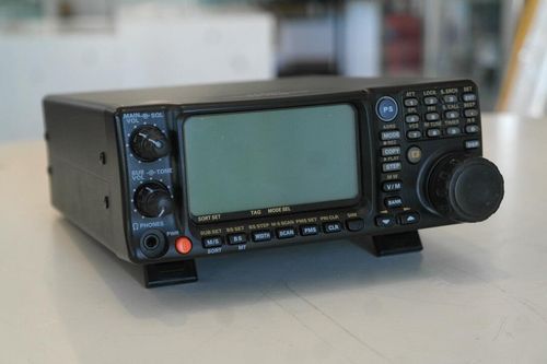 Second Hand Yaesu VR-5000 HF VHF UHF Communications Receiver 1