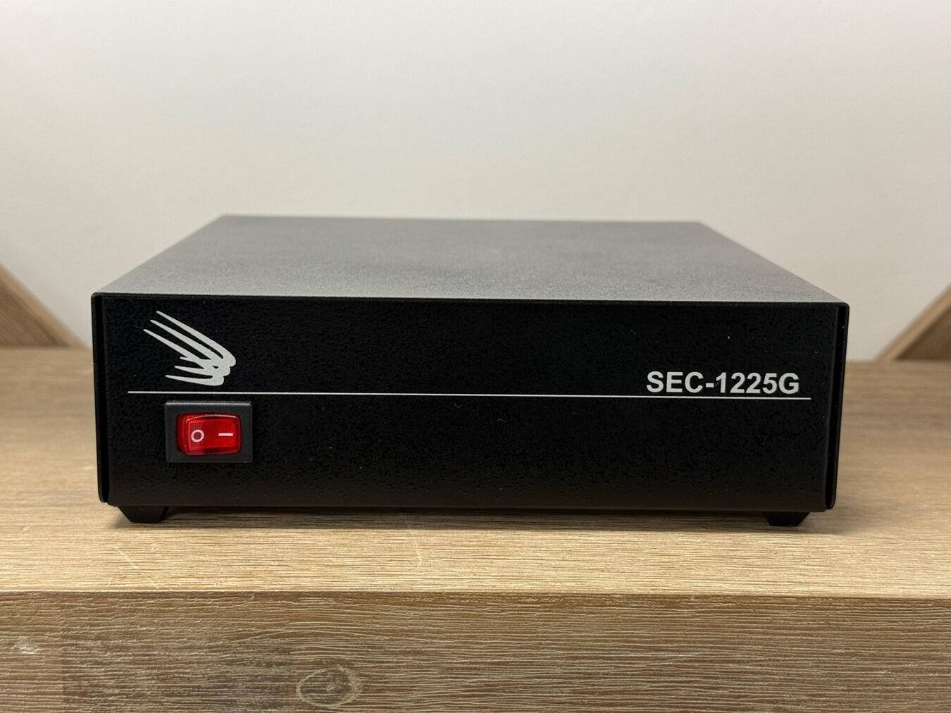 second-hand-samlex-sec-1225g-25a-regulated-power-supply-compact