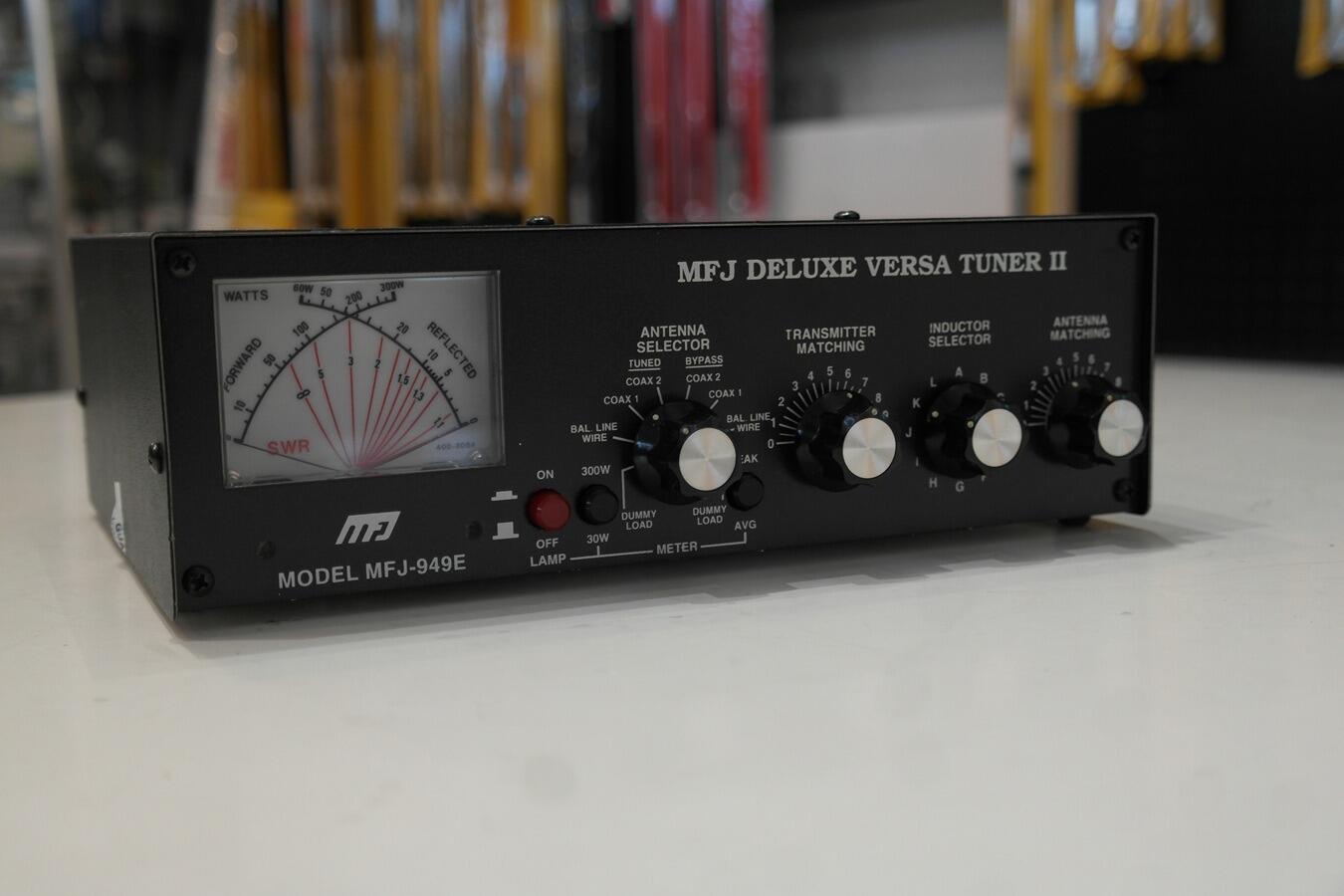 SecondHandMFJ-949EDeluxeVersaTunerII–300WManualAntennaTunerwithCross-NeedleMeter|RadioworldUK