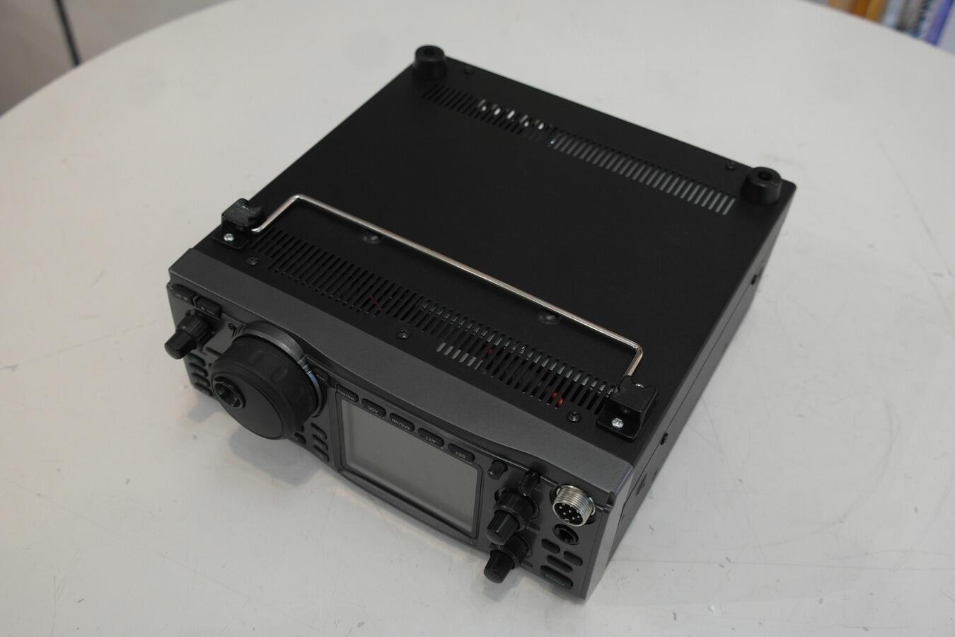 Second Hand Icom IC-910HX VHF/UHF All-Mode Transceiver – 100W