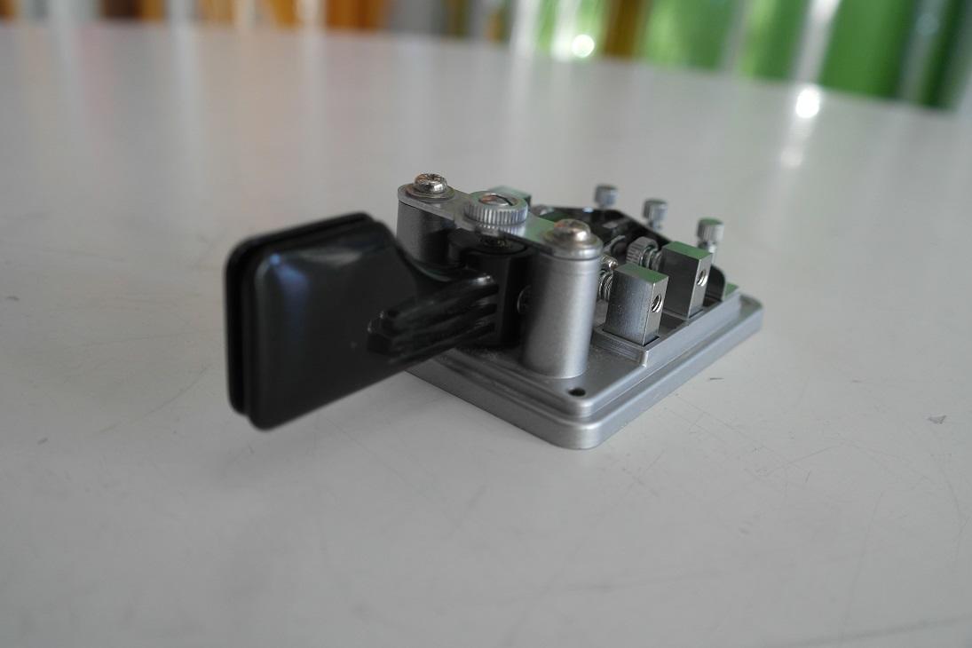 HI-MOUND パドル MK-703 （高周波な生活（の一部）」 手元の電鍵