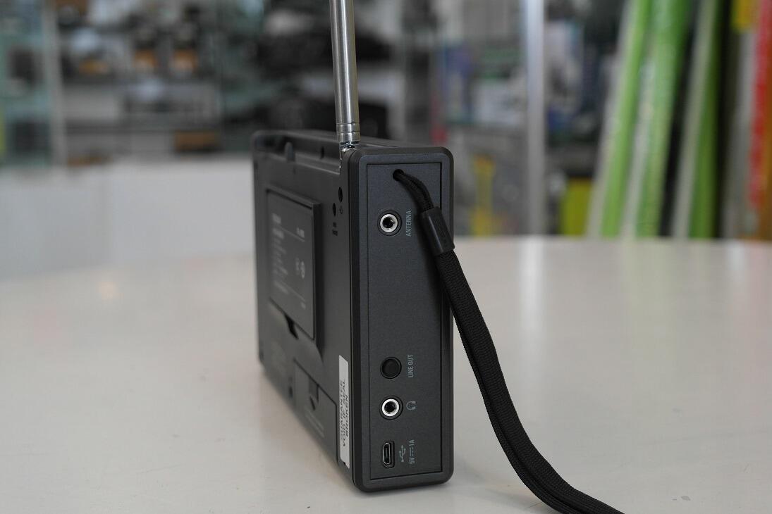 Second Hand TECSUN PL-990 High Performance Shortwave Radio - Radioworld UK