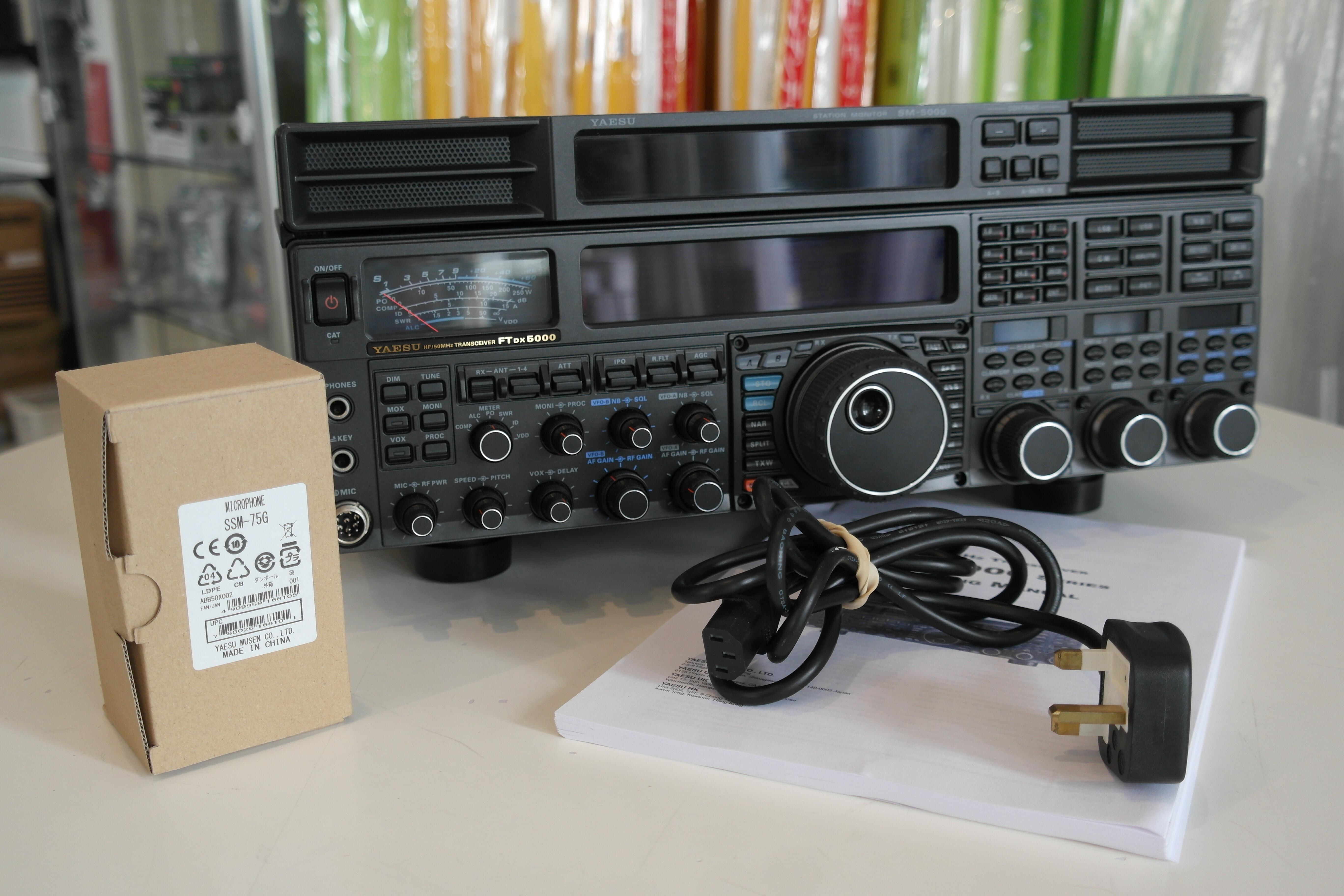 Second Hand Yaesu FTDX5000 HF Transceiver with Band Scope 1